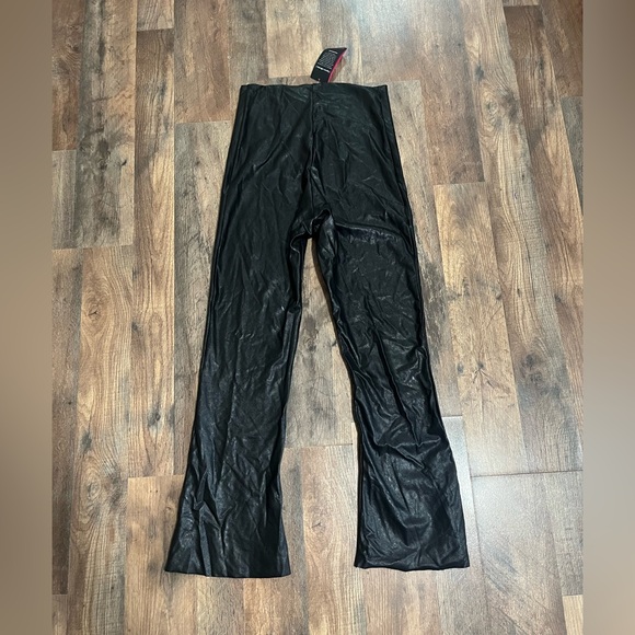 Commando Black Cropped Pants - Picture 5 of 9